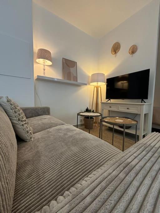 Wish 5 Min Parking * Chessy (Seine-et-Marne)